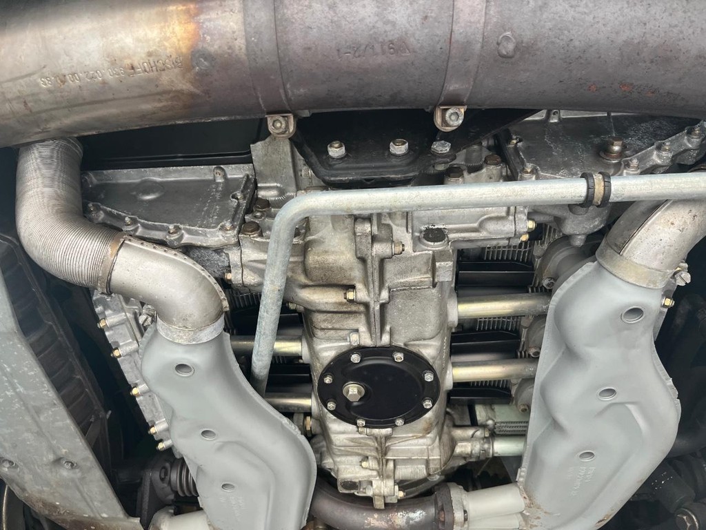 Porsche 911 Vehicle Full-screen Gallery Image 49