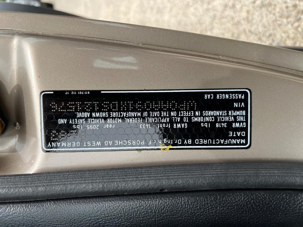 Porsche 911 Vehicle Full-screen Gallery Image 54