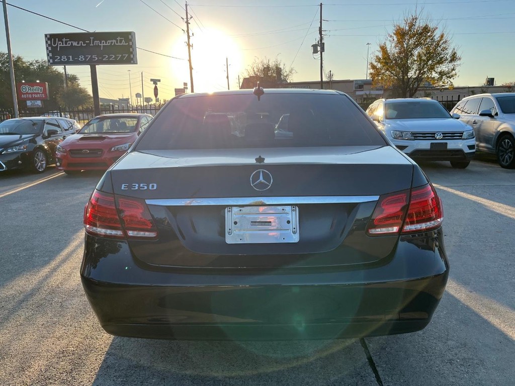 Mercedes-Benz E 350 Vehicle Full-screen Gallery Image 07