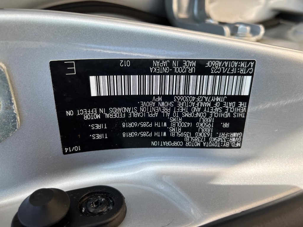 Toyota Land Cruiser Vehicle Full-screen Gallery Image 32