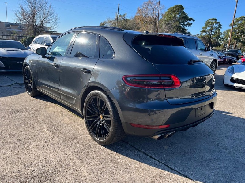 Porsche Macan Vehicle Full-screen Gallery Image 08
