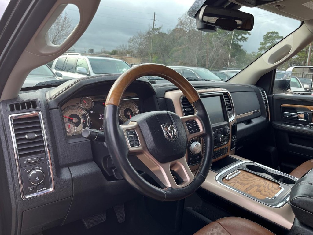 Ram 1500 Vehicle Full-screen Gallery Image 10