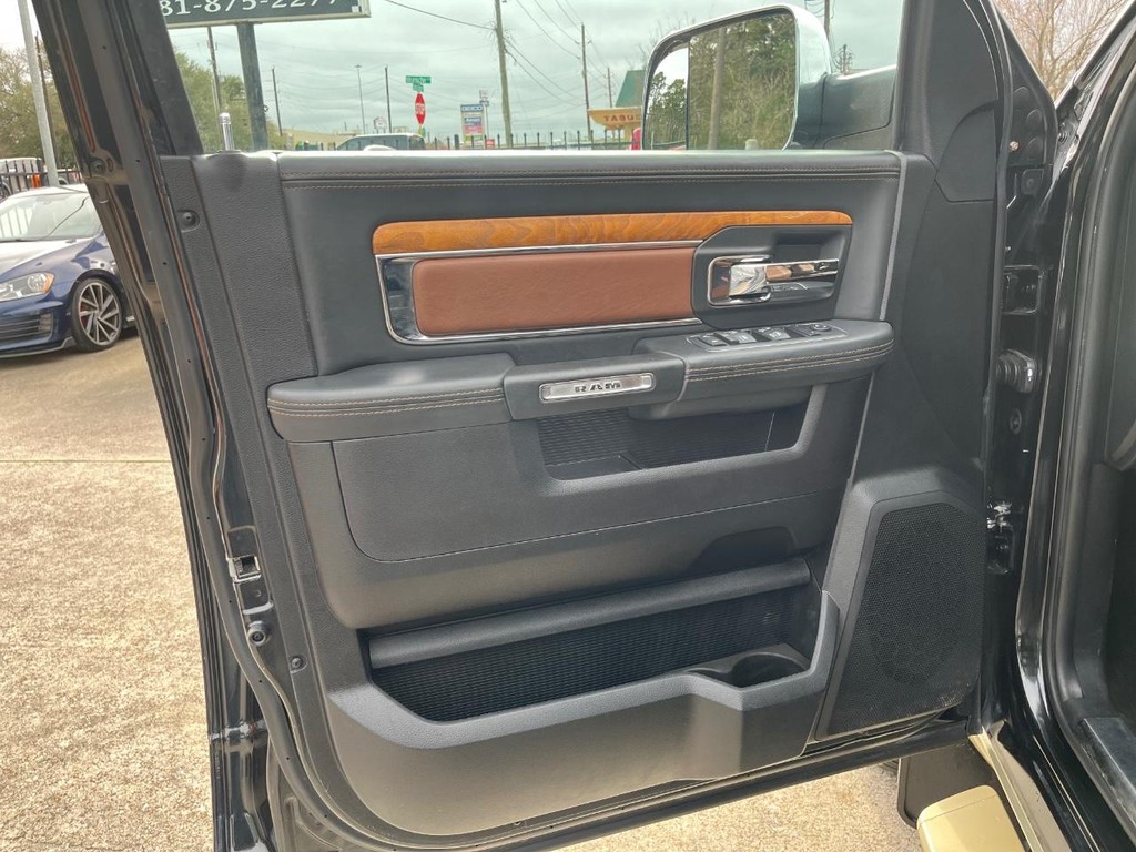 Ram 1500 Vehicle Full-screen Gallery Image 12