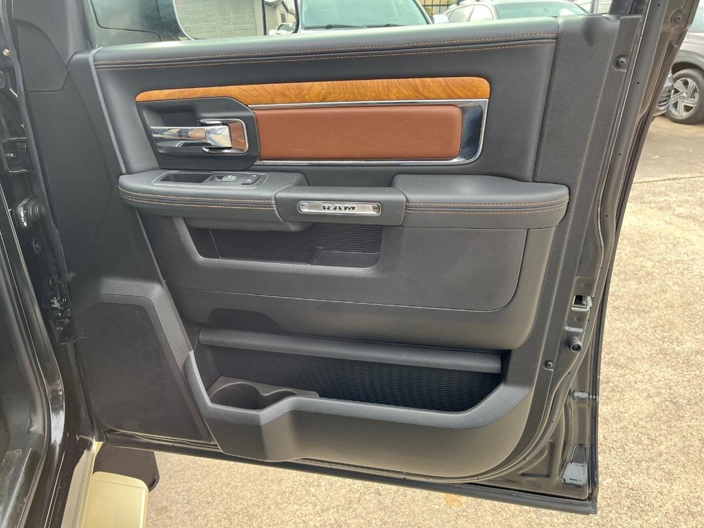 Ram 1500 Vehicle Full-screen Gallery Image 15