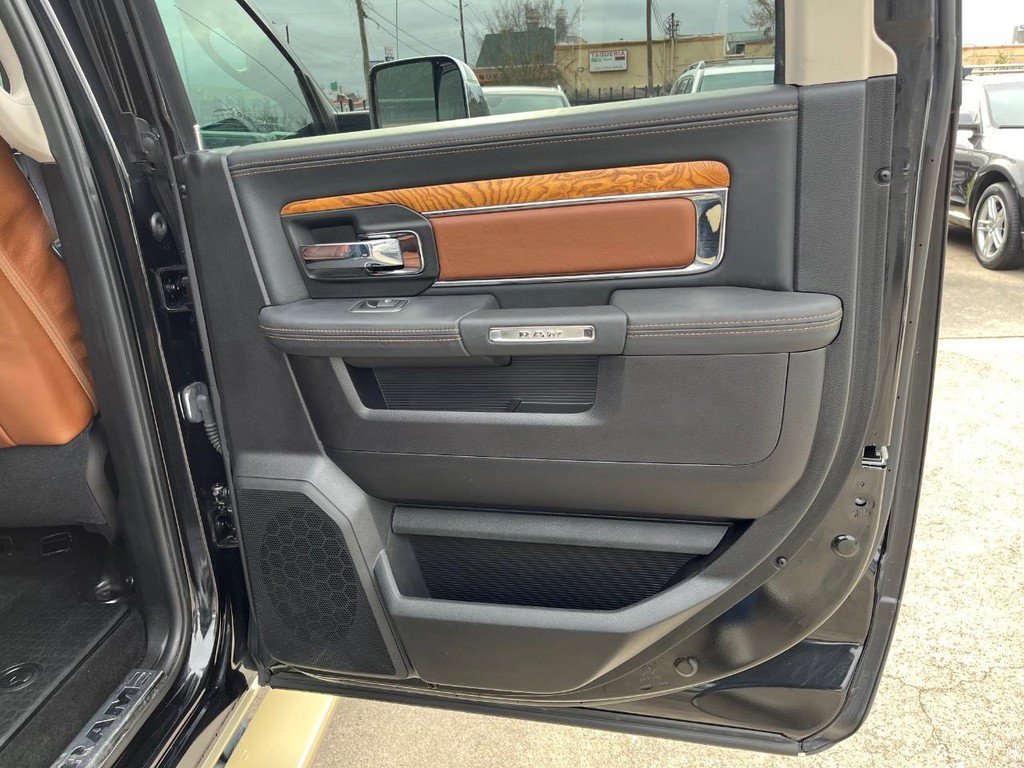 Ram 1500 Vehicle Full-screen Gallery Image 17