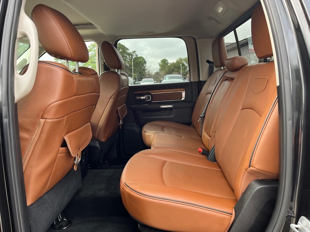 Ram 1500 Vehicle Full-screen Gallery Image 18