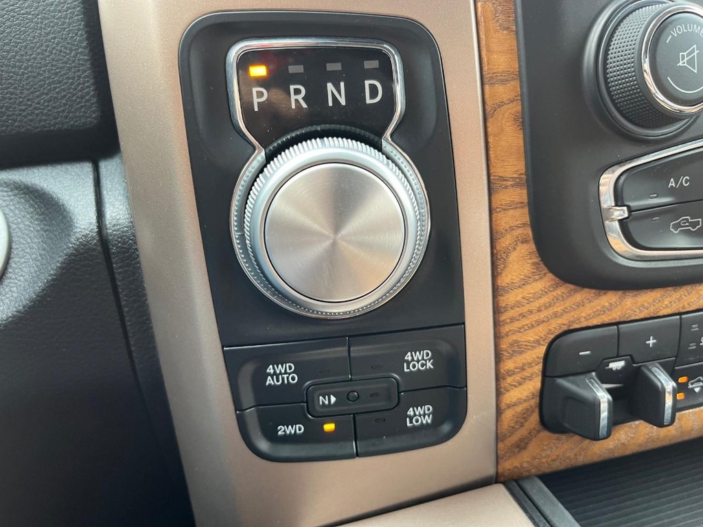 Ram 1500 Vehicle Full-screen Gallery Image 24