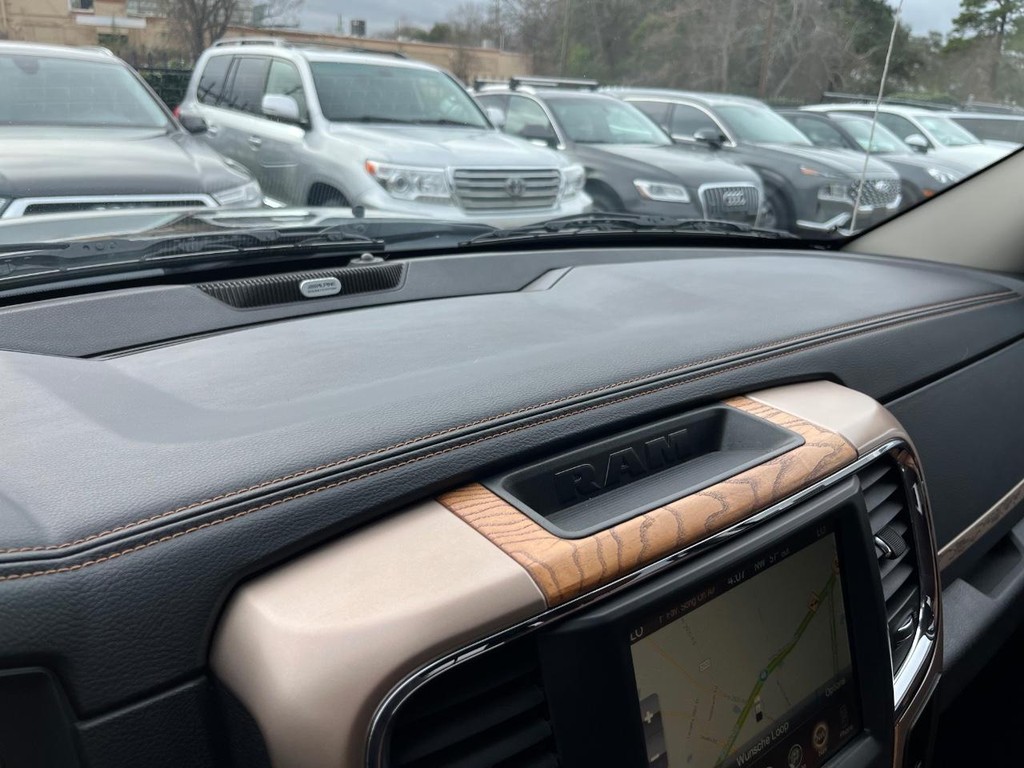 Ram 1500 Vehicle Full-screen Gallery Image 26