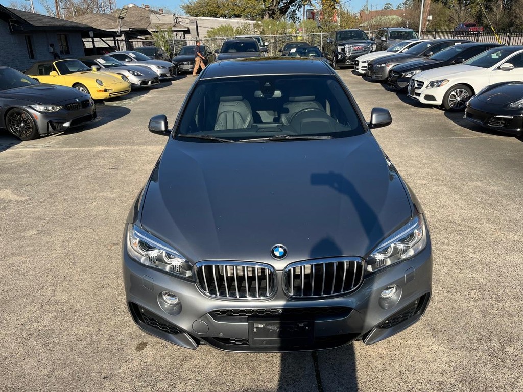 BMW X6 Vehicle Full-screen Gallery Image 03
