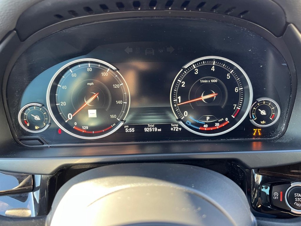 BMW X6 Vehicle Full-screen Gallery Image 22