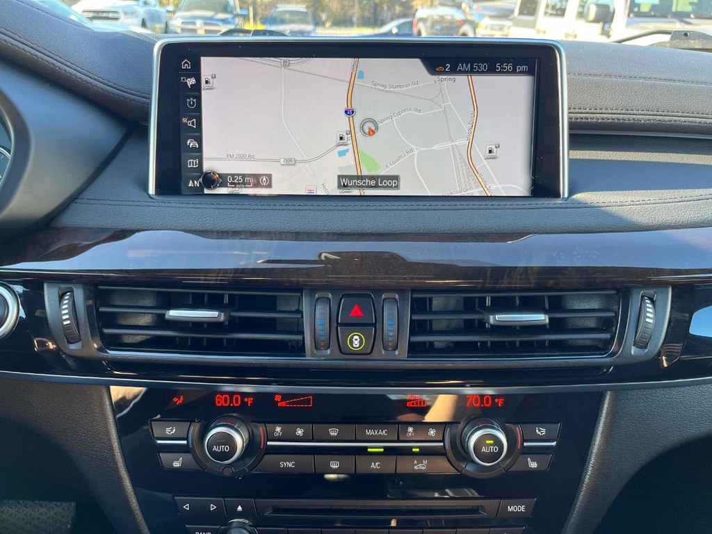 BMW X6 Vehicle Full-screen Gallery Image 23