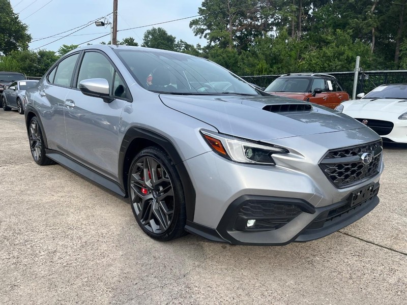 Subaru WRX Vehicle Full-screen Gallery Image 04