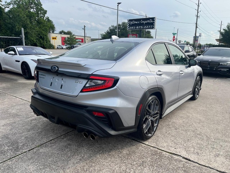 Subaru WRX Vehicle Full-screen Gallery Image 06