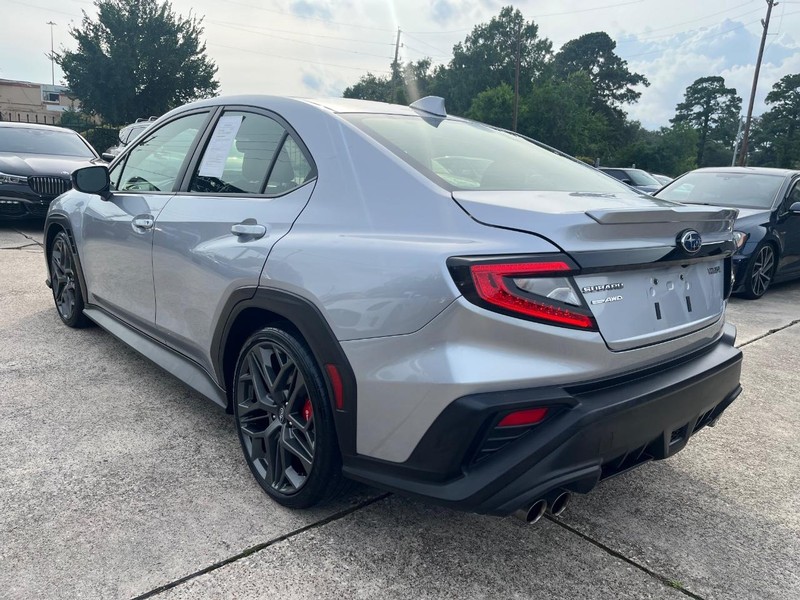 Subaru WRX Vehicle Full-screen Gallery Image 08