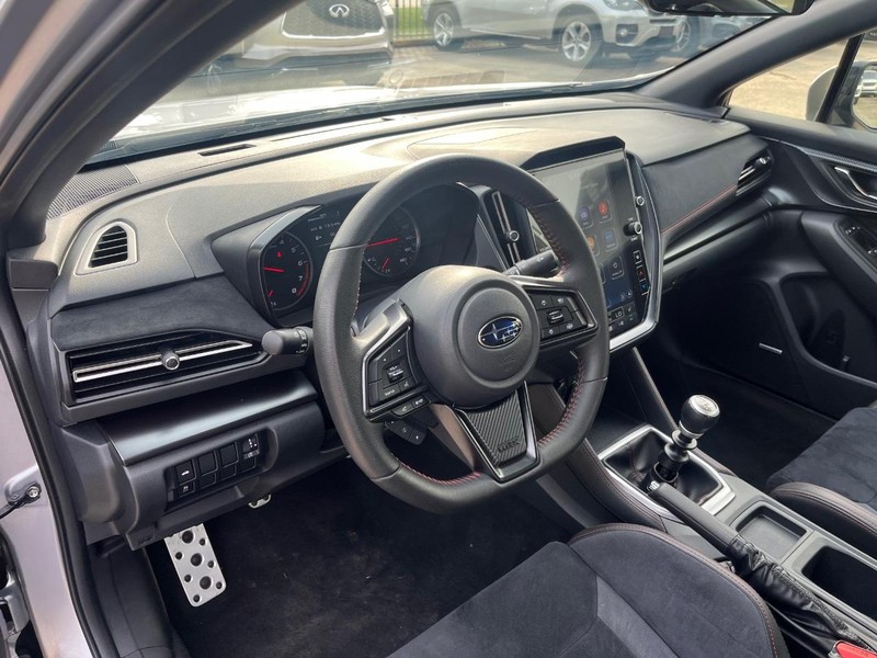 Subaru WRX Vehicle Full-screen Gallery Image 10