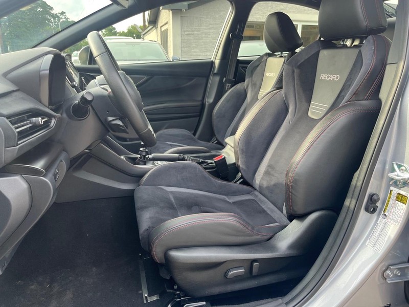 Subaru WRX Vehicle Full-screen Gallery Image 11