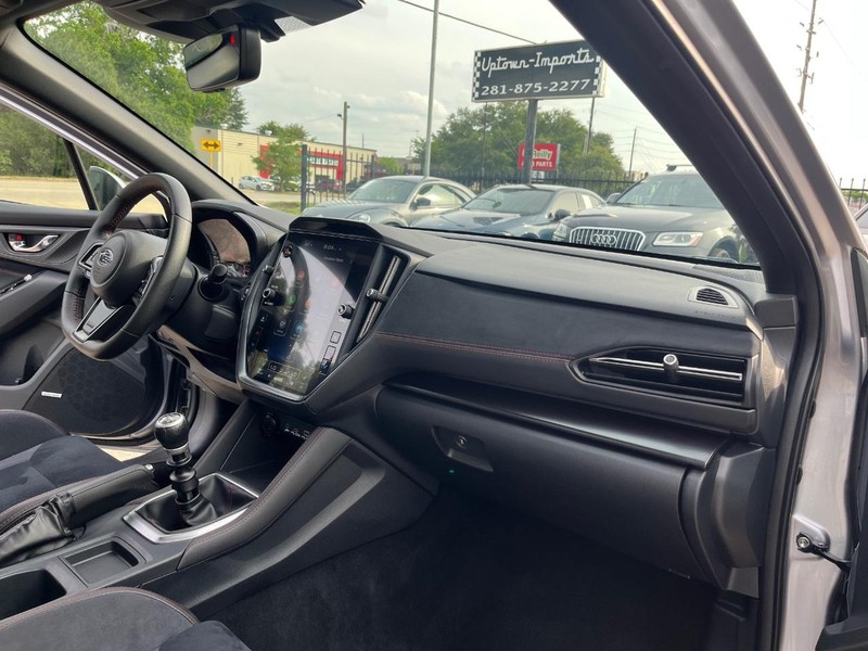 Subaru WRX Vehicle Full-screen Gallery Image 13