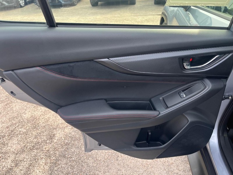 Subaru WRX Vehicle Full-screen Gallery Image 19