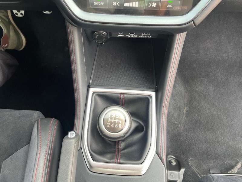 Subaru WRX Vehicle Full-screen Gallery Image 26