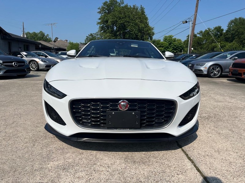 Jaguar F-Type Vehicle Full-screen Gallery Image 02