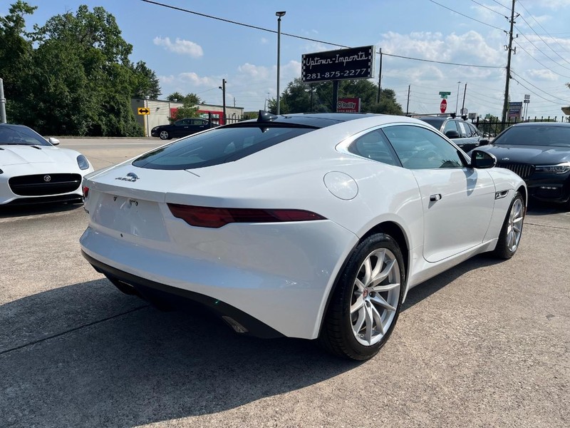 Jaguar F-Type Vehicle Full-screen Gallery Image 06