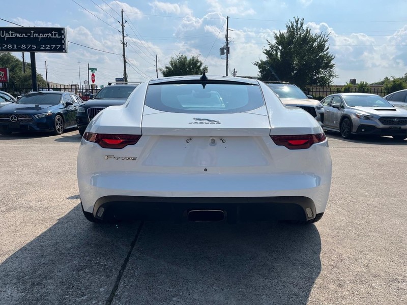 Jaguar F-Type Vehicle Full-screen Gallery Image 07