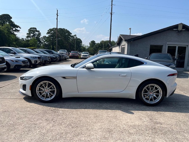Jaguar F-Type Vehicle Full-screen Gallery Image 09