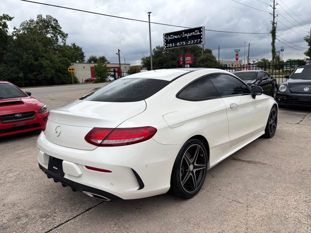 Mercedes-Benz C 300 Vehicle Full-screen Gallery Image 06