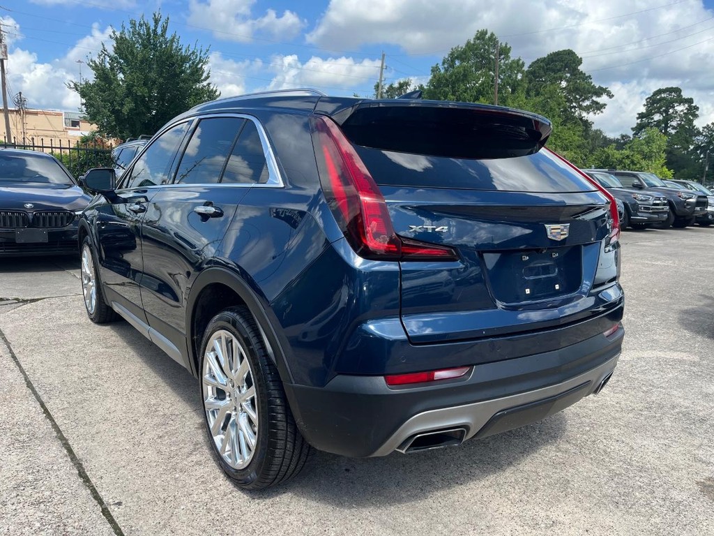 Cadillac XT4 Vehicle Full-screen Gallery Image 08