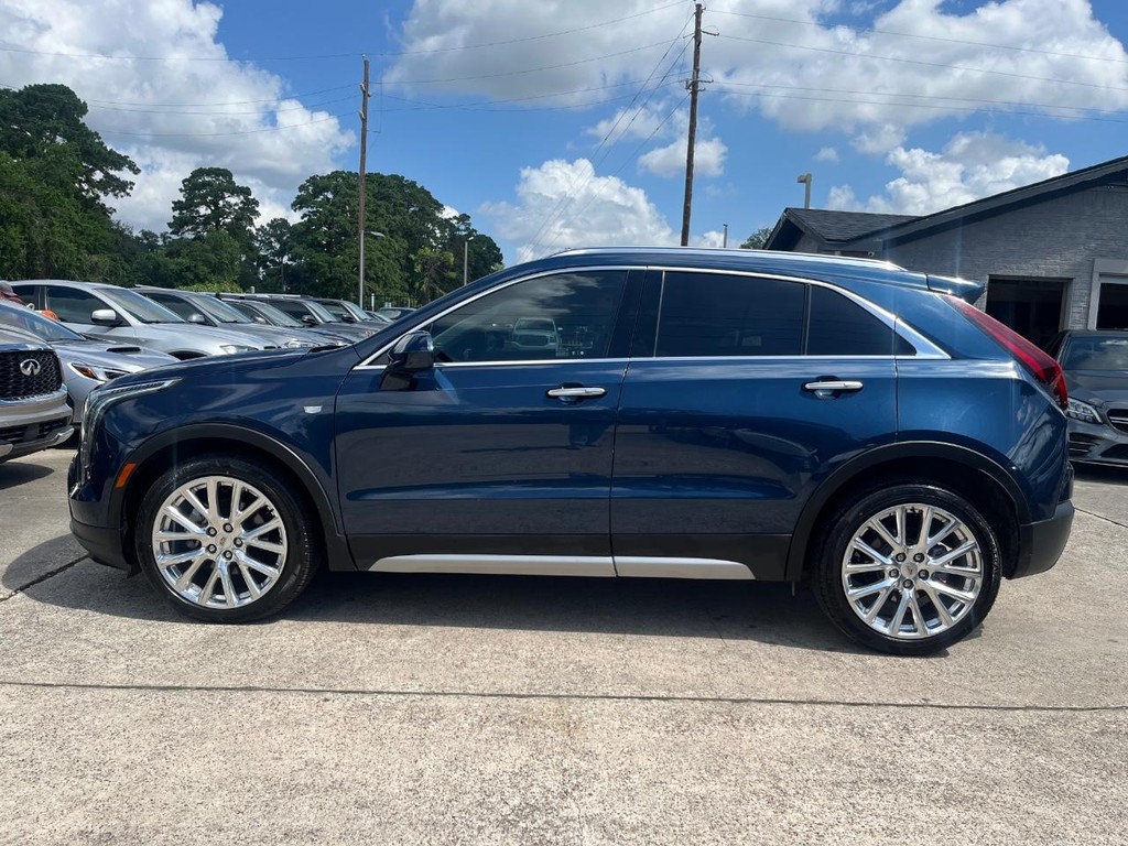 Cadillac XT4 Vehicle Full-screen Gallery Image 09