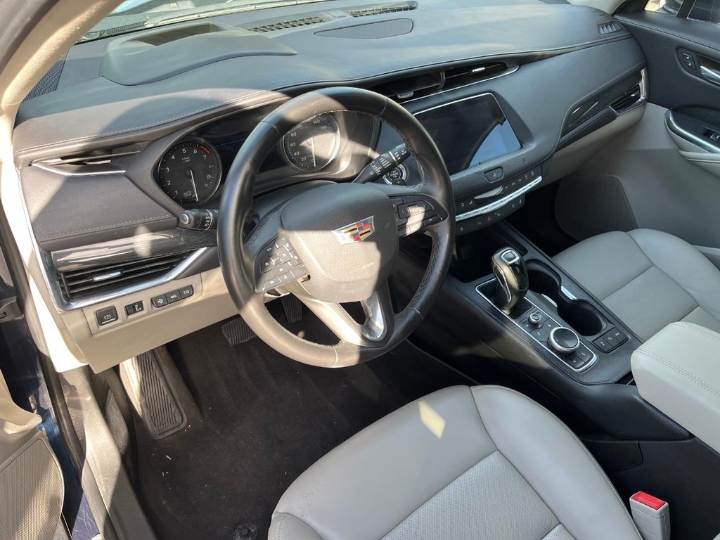 Cadillac XT4 Vehicle Full-screen Gallery Image 10