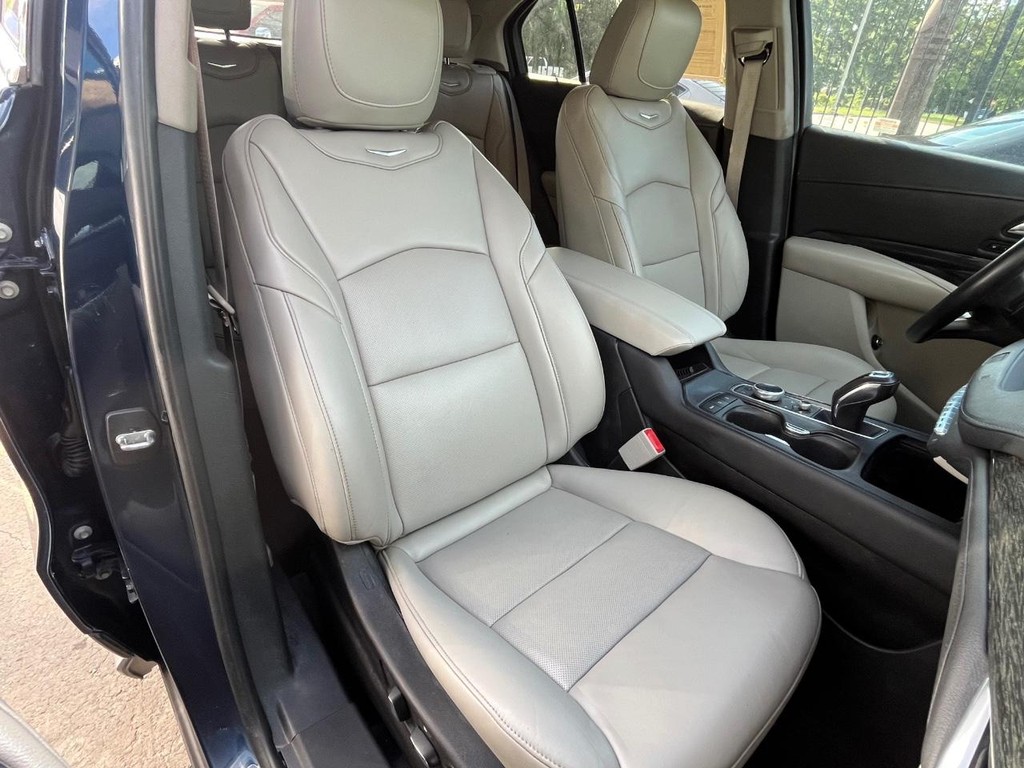 Cadillac XT4 Vehicle Full-screen Gallery Image 14