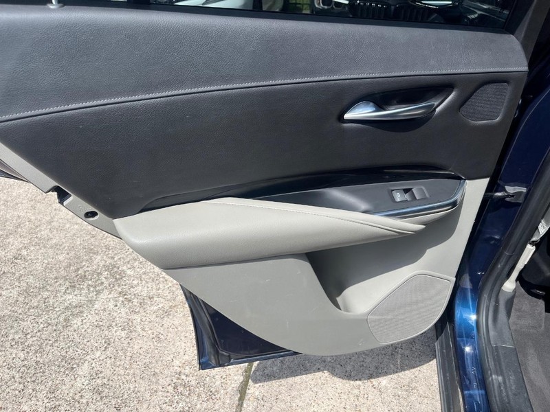 Cadillac XT4 Vehicle Full-screen Gallery Image 17