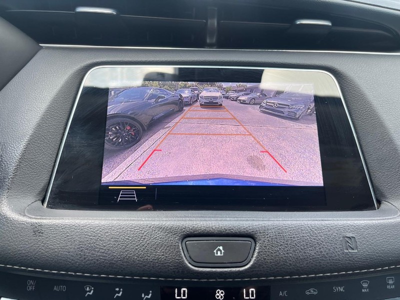 Cadillac XT4 Vehicle Full-screen Gallery Image 23