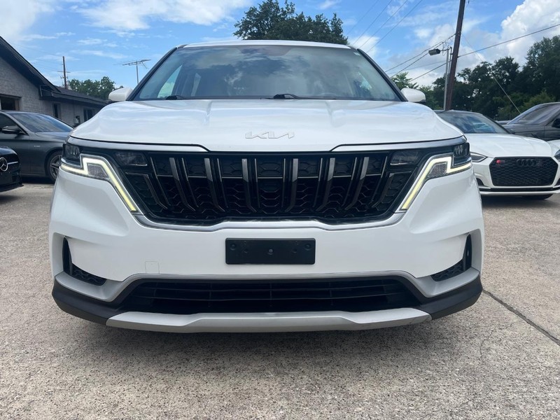 Kia Carnival Vehicle Full-screen Gallery Image 02