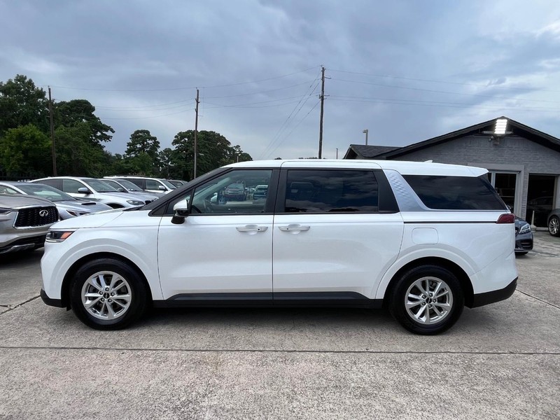 Kia Carnival Vehicle Full-screen Gallery Image 09