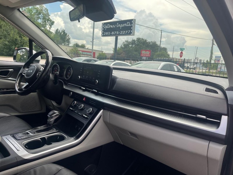 Kia Carnival Vehicle Full-screen Gallery Image 13