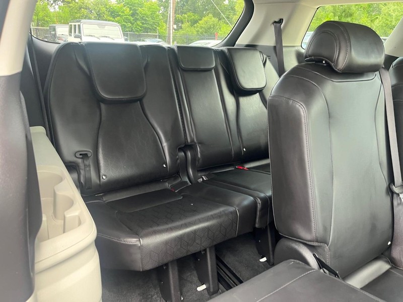 Kia Carnival Vehicle Full-screen Gallery Image 16