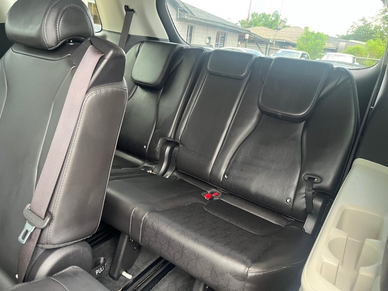 Kia Carnival Vehicle Full-screen Gallery Image 19