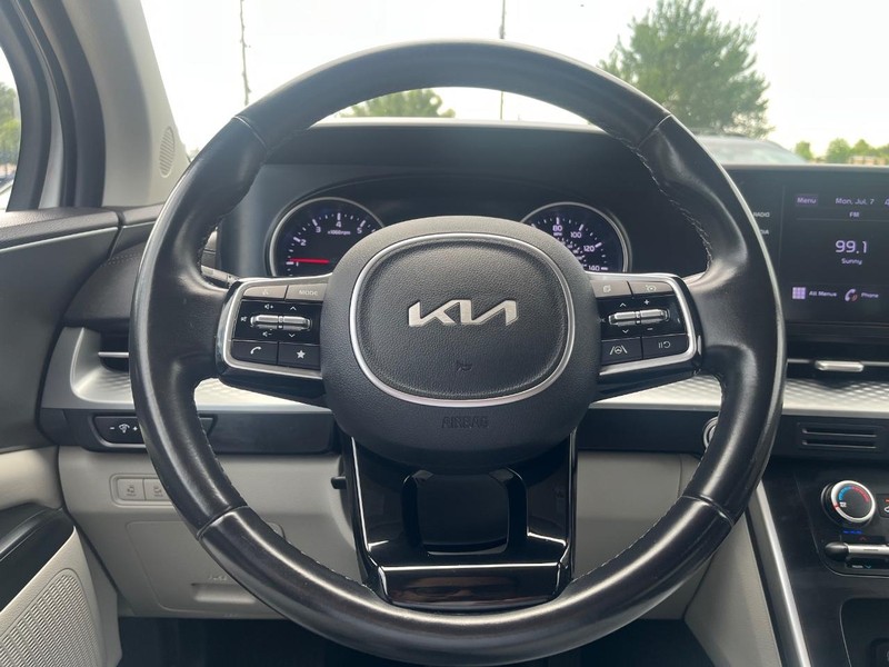 Kia Carnival Vehicle Full-screen Gallery Image 20