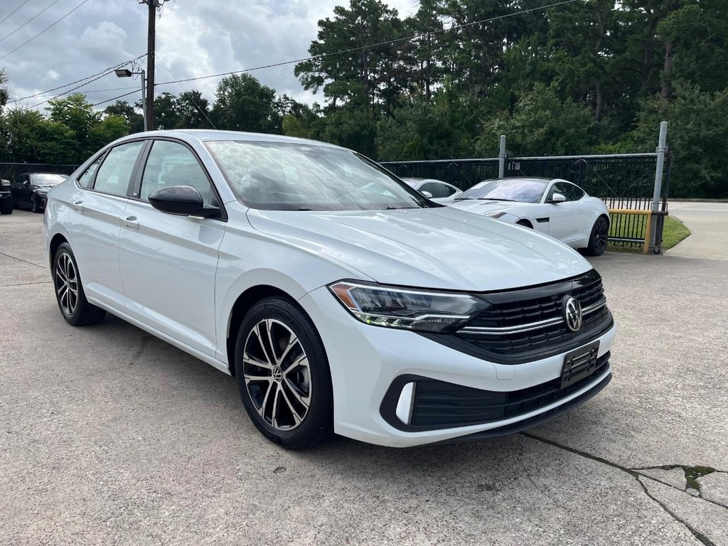 Volkswagen Jetta Vehicle Full-screen Gallery Image 04