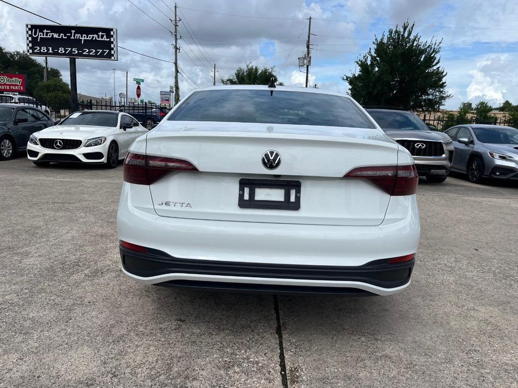 Volkswagen Jetta Vehicle Full-screen Gallery Image 07