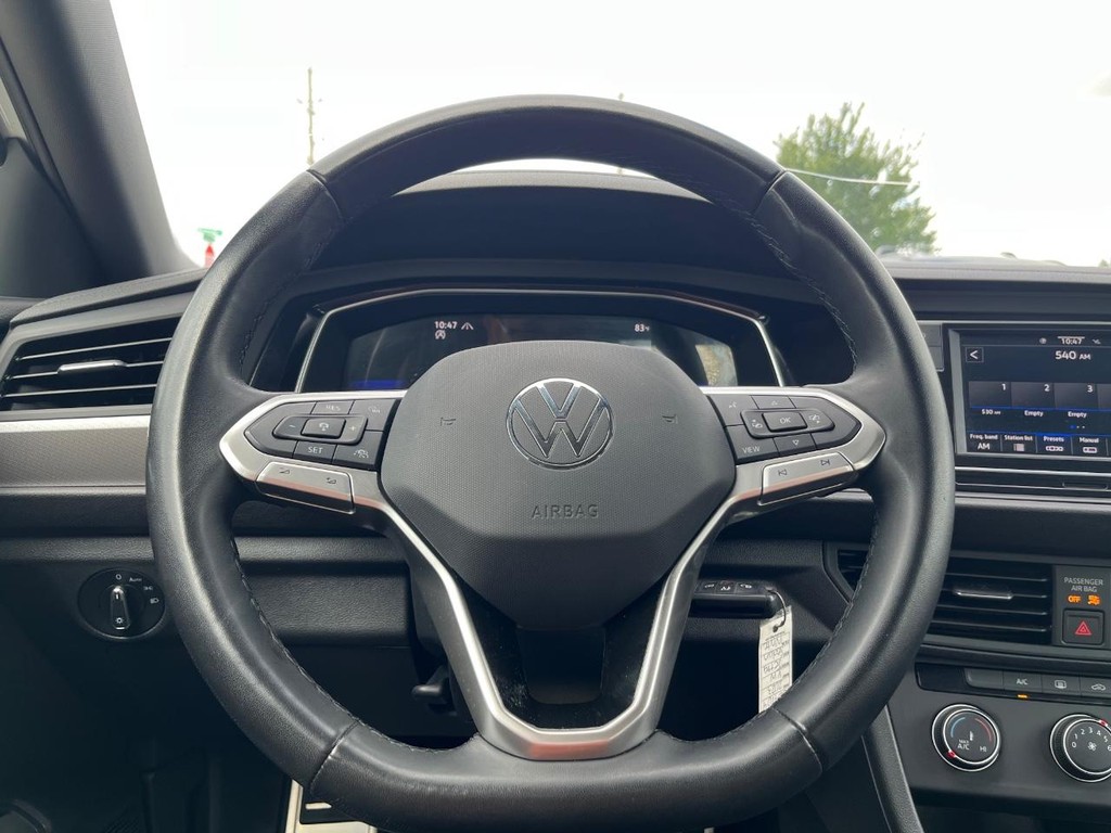 Volkswagen Jetta Vehicle Full-screen Gallery Image 20