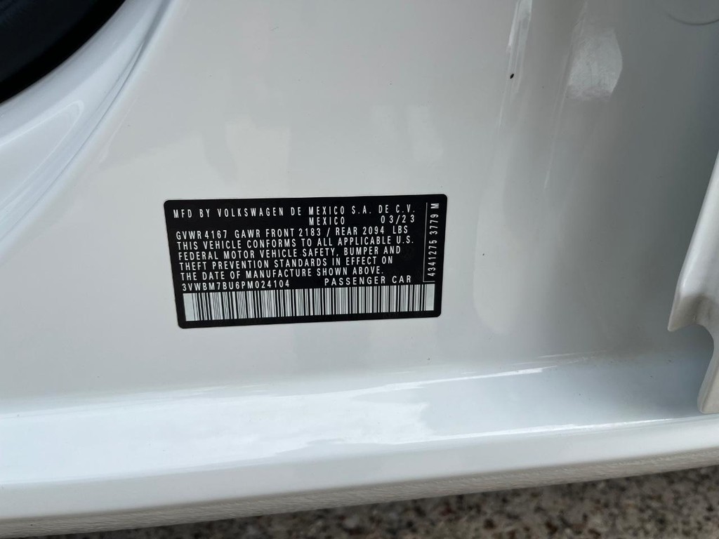 Volkswagen Jetta Vehicle Full-screen Gallery Image 27