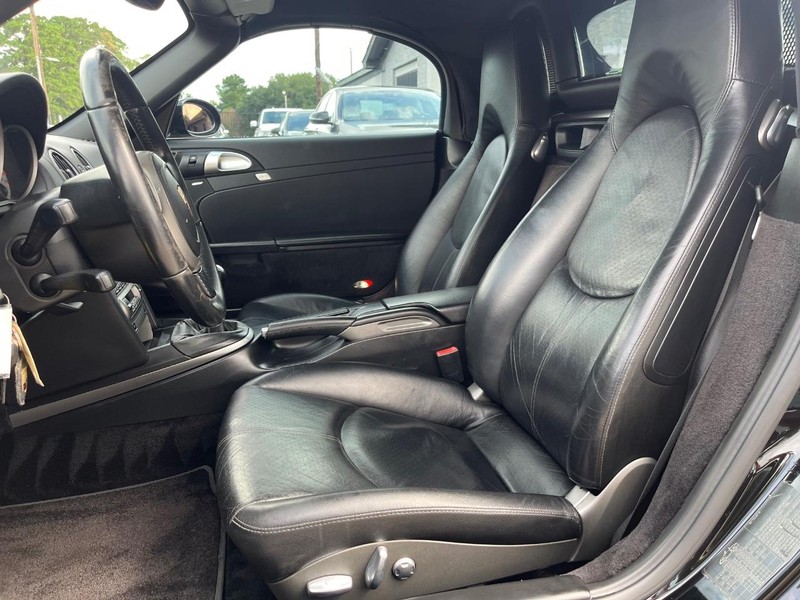 Porsche Boxster Vehicle Full-screen Gallery Image 19