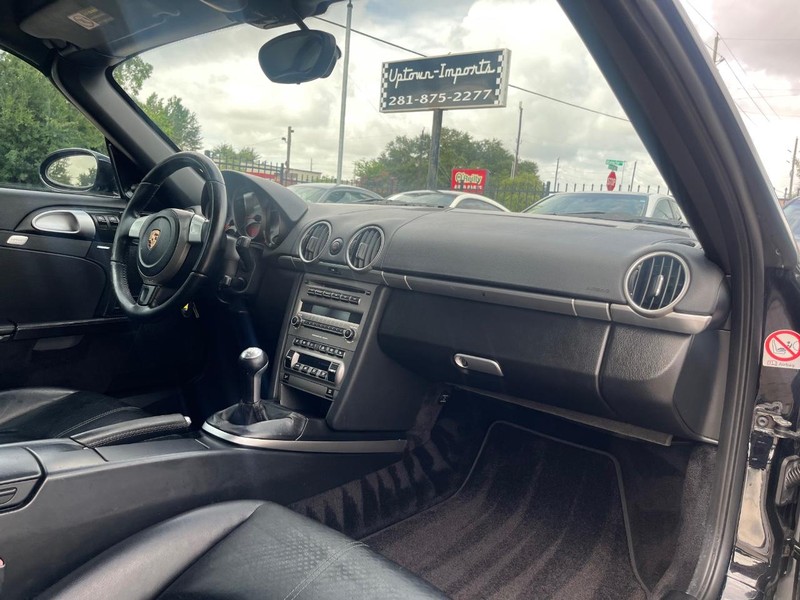 Porsche Boxster Vehicle Full-screen Gallery Image 21