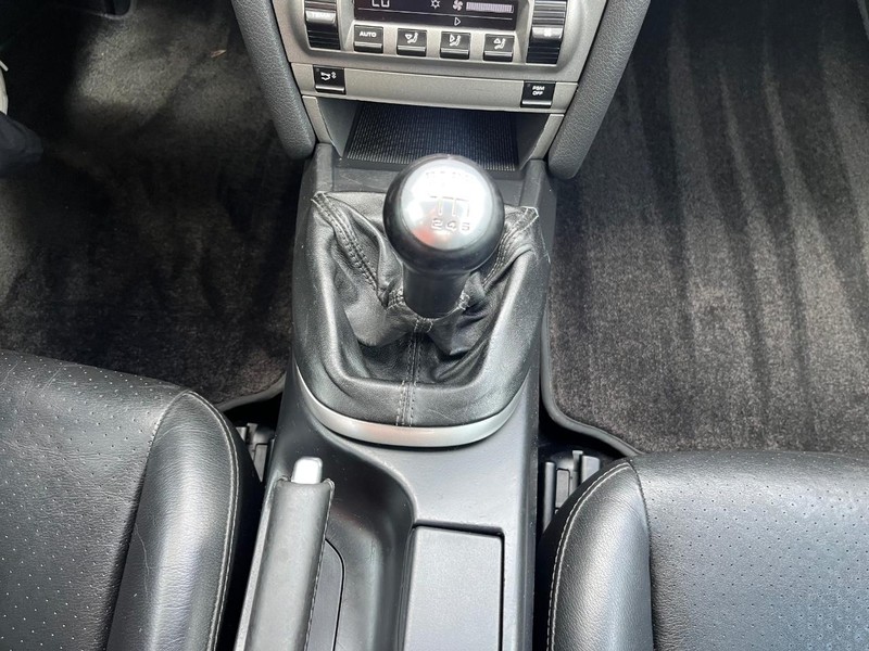 Porsche Boxster Vehicle Full-screen Gallery Image 28