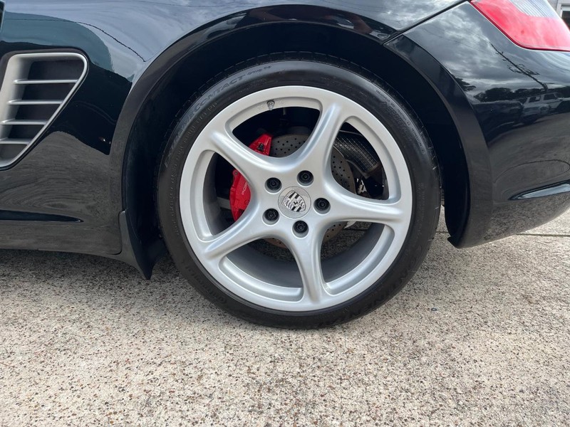 Porsche Boxster Vehicle Full-screen Gallery Image 29