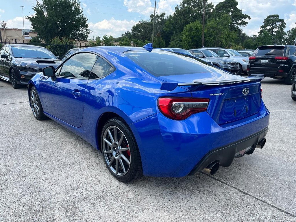 Subaru BRZ Vehicle Full-screen Gallery Image 08