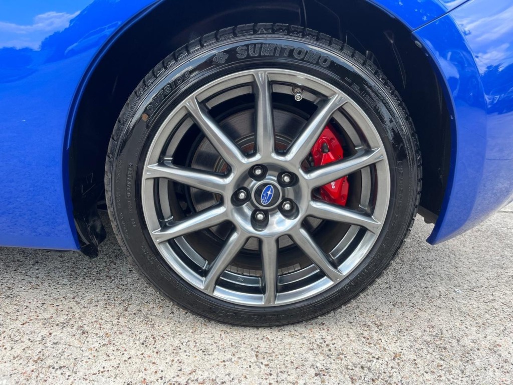 Subaru BRZ Vehicle Full-screen Gallery Image 24